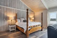 Boyne Mountain RetreatPet Friendly, WI-FI, Linens, 2 Car Garage - 4-Sterne