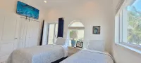 Ocean/Beachfront - stunning views! Seabreeze Villas