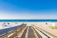 Luxury Direct Beachfront Walk to Restaurants  Waterslide-Lazy River-Splash Pad - Boutique