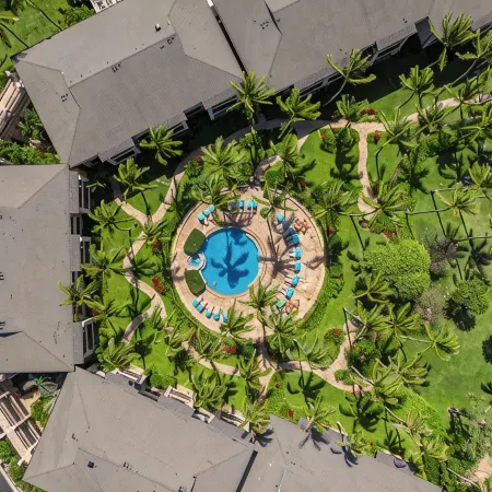 Romantic Honeymoon Retreat • 1Br Villa for 4 •  Beach, Pool, Hot Tub & Lanai