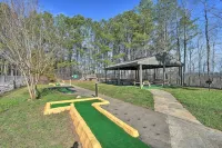 Riverfront Family Cabin • Resort Pool & Trails • Pet Friendly Mountain Escape - WiFi