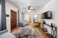 Jacuzzi Delight - Luxe 2BD/2BA Walk to UC Davis Medical Center