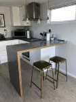 Self contained Studio walking distance to Mission Estate - Apartments