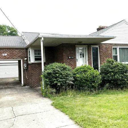Entire Home 3 Bedroom 1 Bath 6 Guests - Convenient Location close to Airport