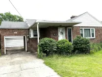 Entire Home 3 Bedroom 1 Bath 6 Guests - Convenient Location close to  Airport - 2 stjerner