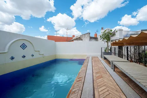 Palace in the center of the town with pool - บังกะโล