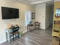 Cozy and close to downtown Port Clinton, Jet Express to Put-In-Bay and fishing! - 4-Star