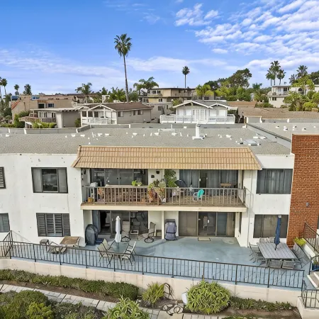Beautiful San Clemente Beach Condo, Walking to the Sand