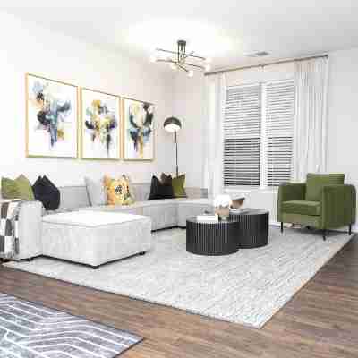 Spacious DC Townhome Others