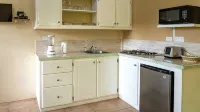 The Hamlet Suites - Bright and spacious Studio Apartment 1 - 2-Star