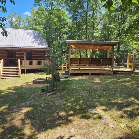 THE WOODLANDS - VERY QUIET SECLUDED CABIN