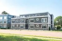 2Br Condo + Shared Rooftop + Dogs Allowed - 4-Star