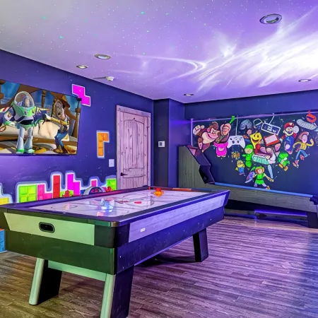 Lux Home, Hot Tub, Firepit, Game & Movie Rooms, Boone-12Min
