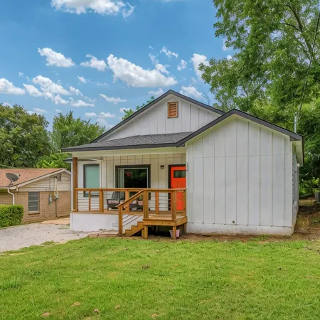 Orange Door Oasis -Gorgeous 3BR/BA Lake House