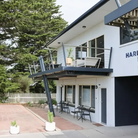 Harbour View Motel