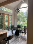 All season 5 BR, 5 BA house in mid-valley, 12 min to Baldy ski lifts - 4-Star