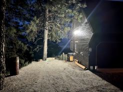The Cozy Clifftop View, LLC