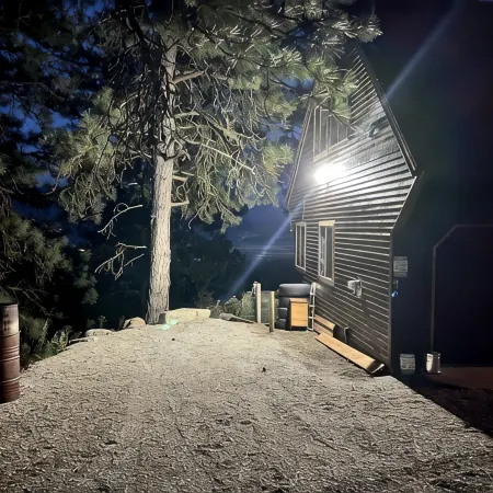 The Cozy Clifftop View, LLC
