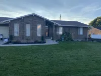 Newly Finished 3bed 2 bath (Basement Apartment) - Kitchens