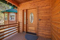 New! Tahoe Donner Alder Creek Retreat with Hot Tub. 5 BD//2.5BA