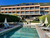 Hôtel la Pinède - Pools