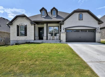 Family-Friendly Luxury Home w/Media Room, Near SA & ATX, Long Stays Welcome