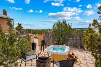 Beautiful Guest House in the Foothills: Fireplace, Hot Tub, Patio, Grill - Jacuzzi