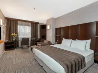 Point Hotel Taksim Hotels near Dolmabahce Clock Tower