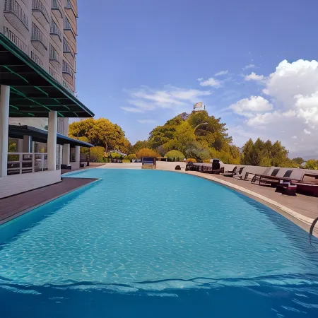 Sintesa Peninsula Hotel