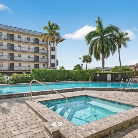 Beautiful Relaxing, Waterside Views! Walking Distance, Elevator,Garage, Pool&Spa
