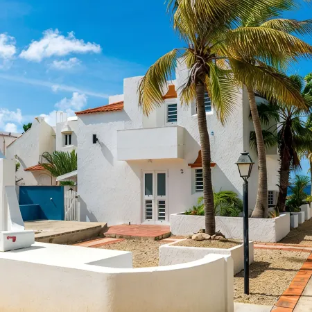 Oceanfront Villa, great house reef, near dive shops, restaurants, sleeps 4