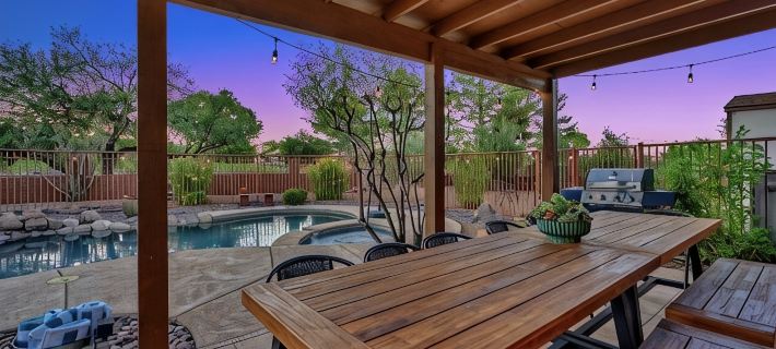 NEW Mountain View 4 BDRM Home with Pool & Spa, right on a Golf Course シエラビスタのホテル