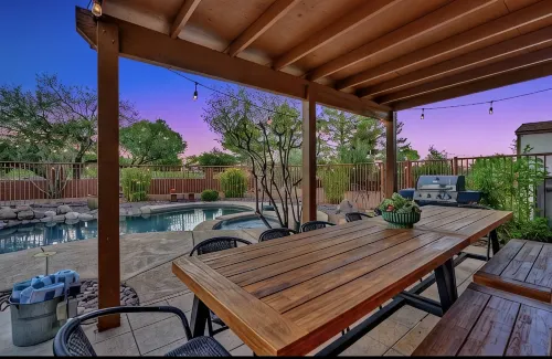 NEW Mountain View 4 BDRM Home with Pool & Spa, right on a Golf Course - 4 stjerner