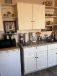 Clean, cozy studio nestled in the Grand -Staircase, near the Parks - 3-Star