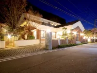 Hanare No Yado Yomogino