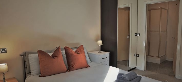 Broad Gauge Apartments Hotels in Wolverhampton