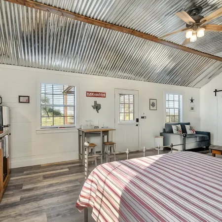 Stargazing Retreat at Lone Star Cottage