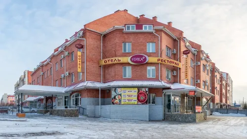 Cronwell Nika Centr Hotel