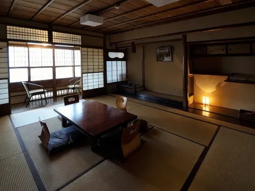 Izuyasu Traditional Kyoto Inn Serving Kyoto Cuisine - Historic Hotels