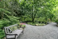 Private oasis on 12acre estate 15min to Keuka Lake