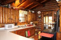 Storybook Cottage in the Heart of the Big Horn Mountains - Homestays