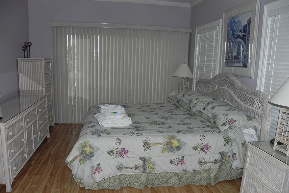Photo 4 of 6