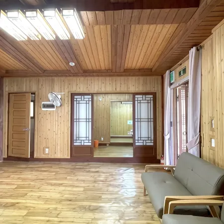 Muan Hae Beach Naru Pension Отели в г. Муана