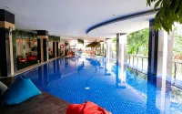 Grand Savero Hotel Bogor - piscina