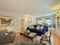 The House on Monroe / Heated Pool & Hot Tub - Boutique