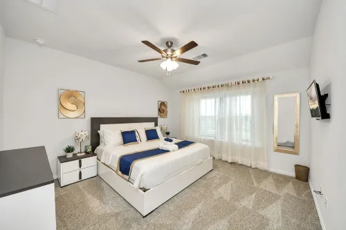 Stylish 3 Bedroom Oasis Near Katy Mills - 4-Star