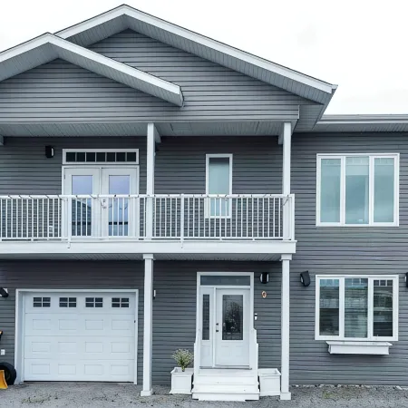 Northern Solace, 2 Bedrooms, 2 Bathrooms, Kitchen, Living Room, 5 Min to Airport