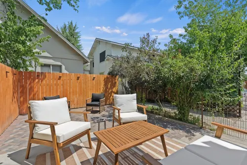 Vintage Boho Retreat in Reno's Midtown Arts District - 부티크