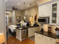 The Studio@ Eanes Drug-Heart of the Historic District - Kitchens