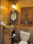 The Overlook Cabin: Breath-taking Views & King Bed